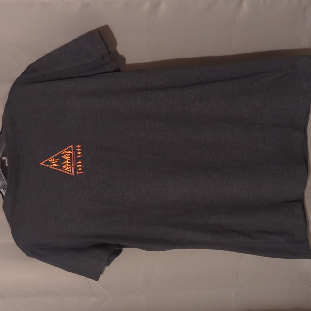 Def Leppard Love Bites graphic tee-tour 2018 - Picture 4 of 7